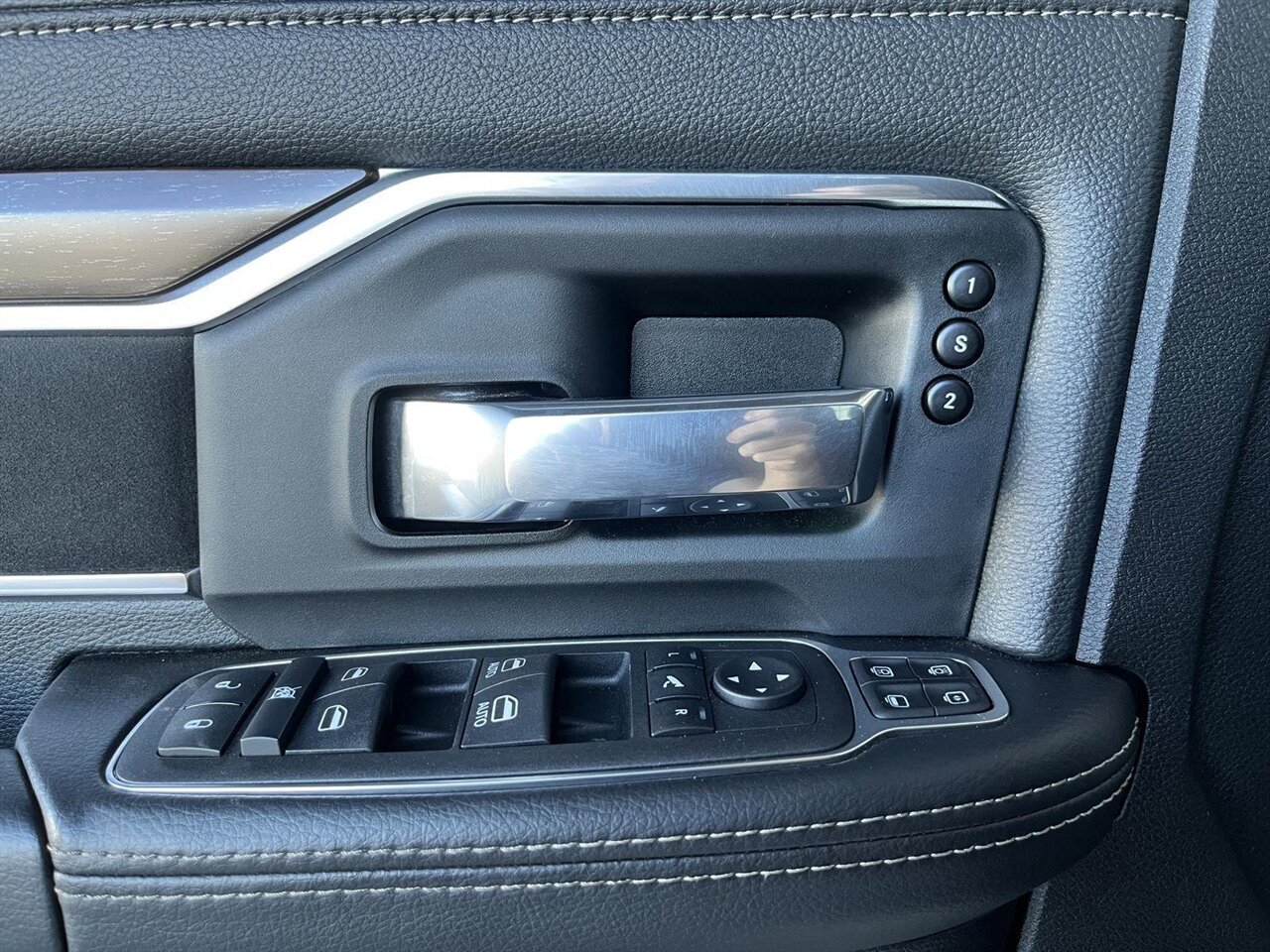 2024 RAM 2500 Laramie   - Photo 7 - Victorville, CA 92392