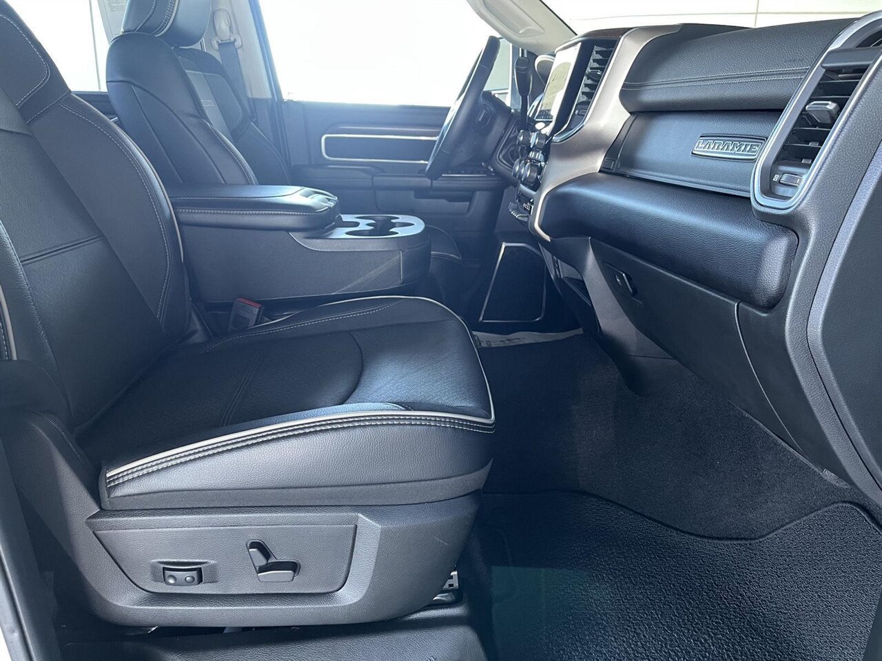 2024 RAM 2500 Laramie   - Photo 23 - Victorville, CA 92392