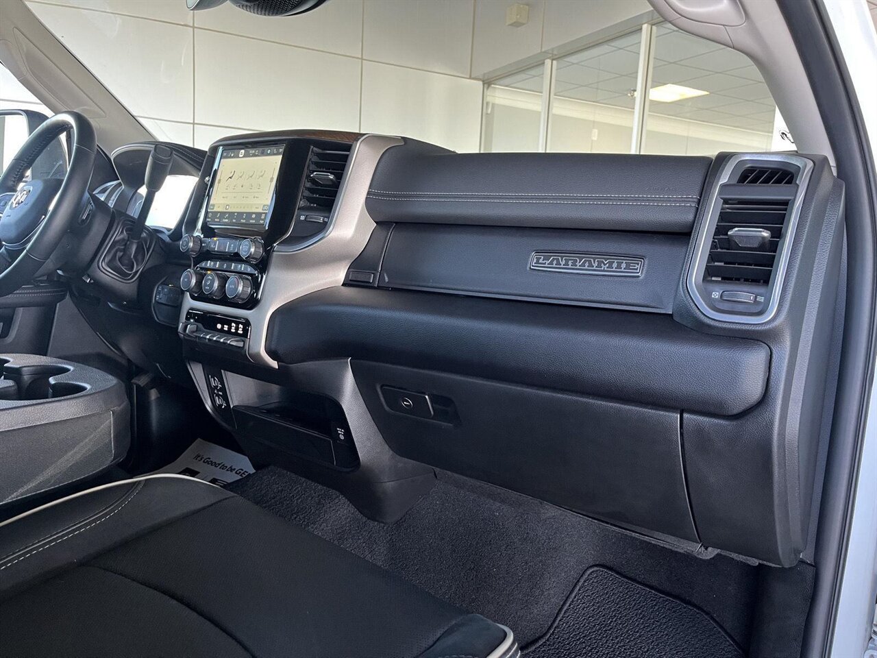 2024 RAM 2500 Laramie   - Photo 24 - Victorville, CA 92392