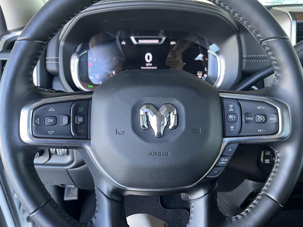 2024 RAM 2500 Laramie   - Photo 17 - Victorville, CA 92392