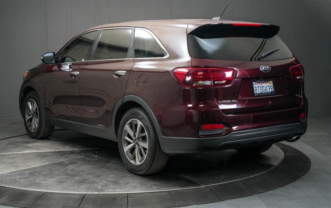 2020 Kia Sorento LX V6 photo 3
