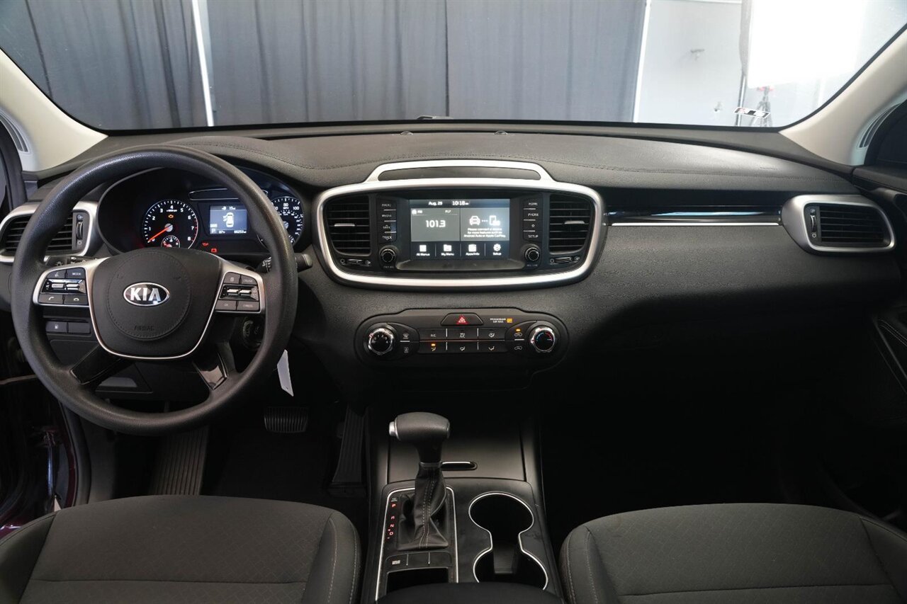 2020 Kia Sorento LX V6   - Photo 4 - Victorville, CA 92392