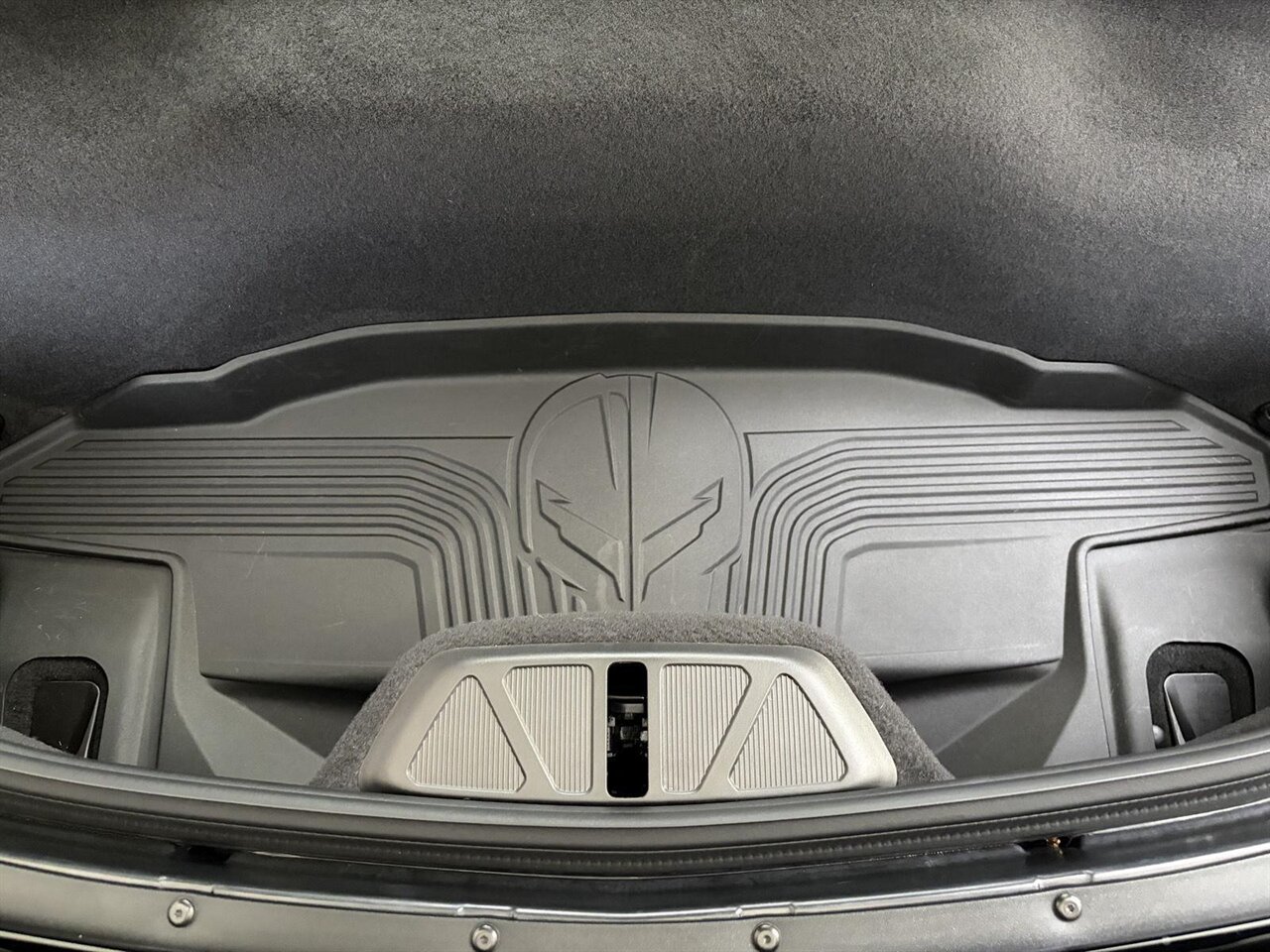 2021 Chevrolet Corvette Stingray  One Owner Low Miles - Photo 21 - Victorville, CA 92392