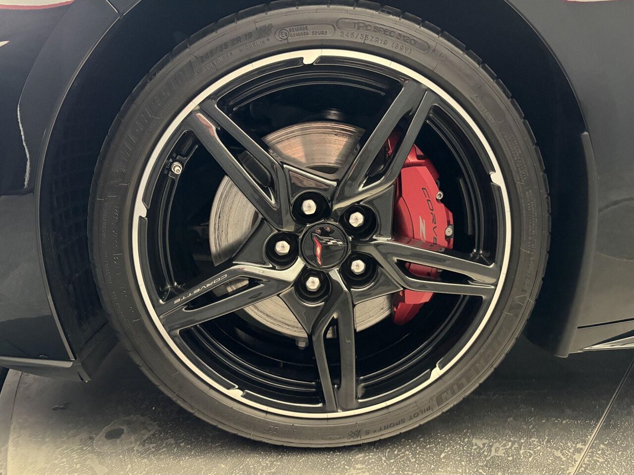 2021 Chevrolet Corvette Stingray  One Owner Low Miles - Photo 18 - Victorville, CA 92392