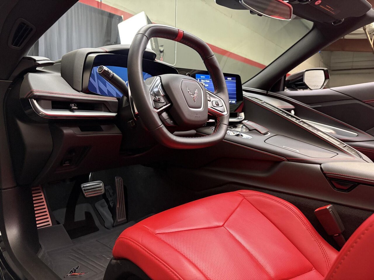 2021 Chevrolet Corvette Stingray  One Owner Low Miles - Photo 23 - Victorville, CA 92392