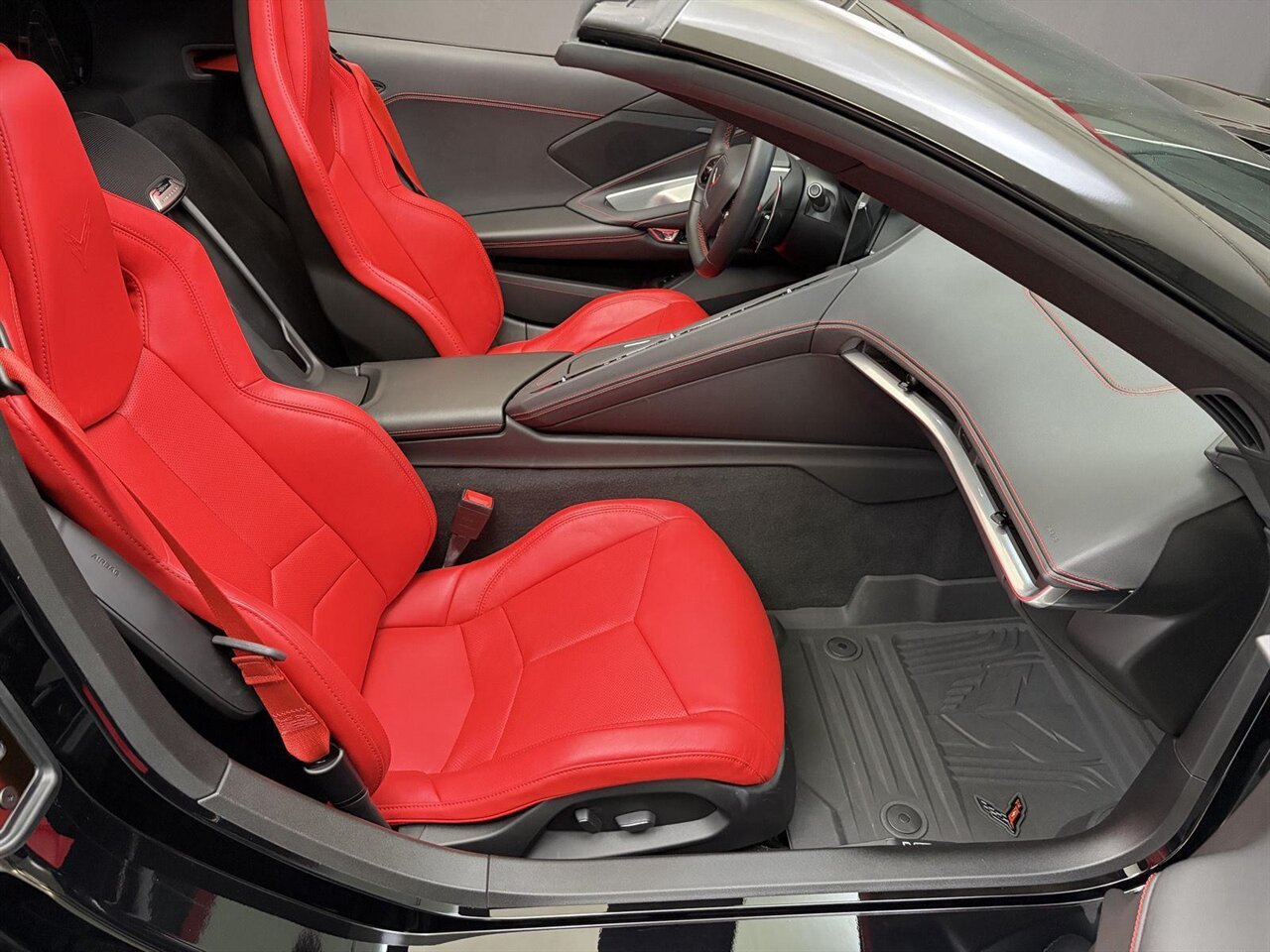 2021 Chevrolet Corvette Stingray  One Owner Low Miles - Photo 26 - Victorville, CA 92392