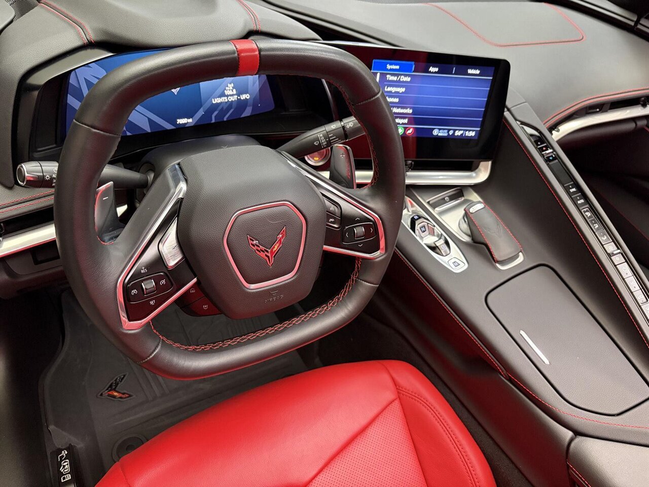 2021 Chevrolet Corvette Stingray  One Owner Low Miles - Photo 24 - Victorville, CA 92392
