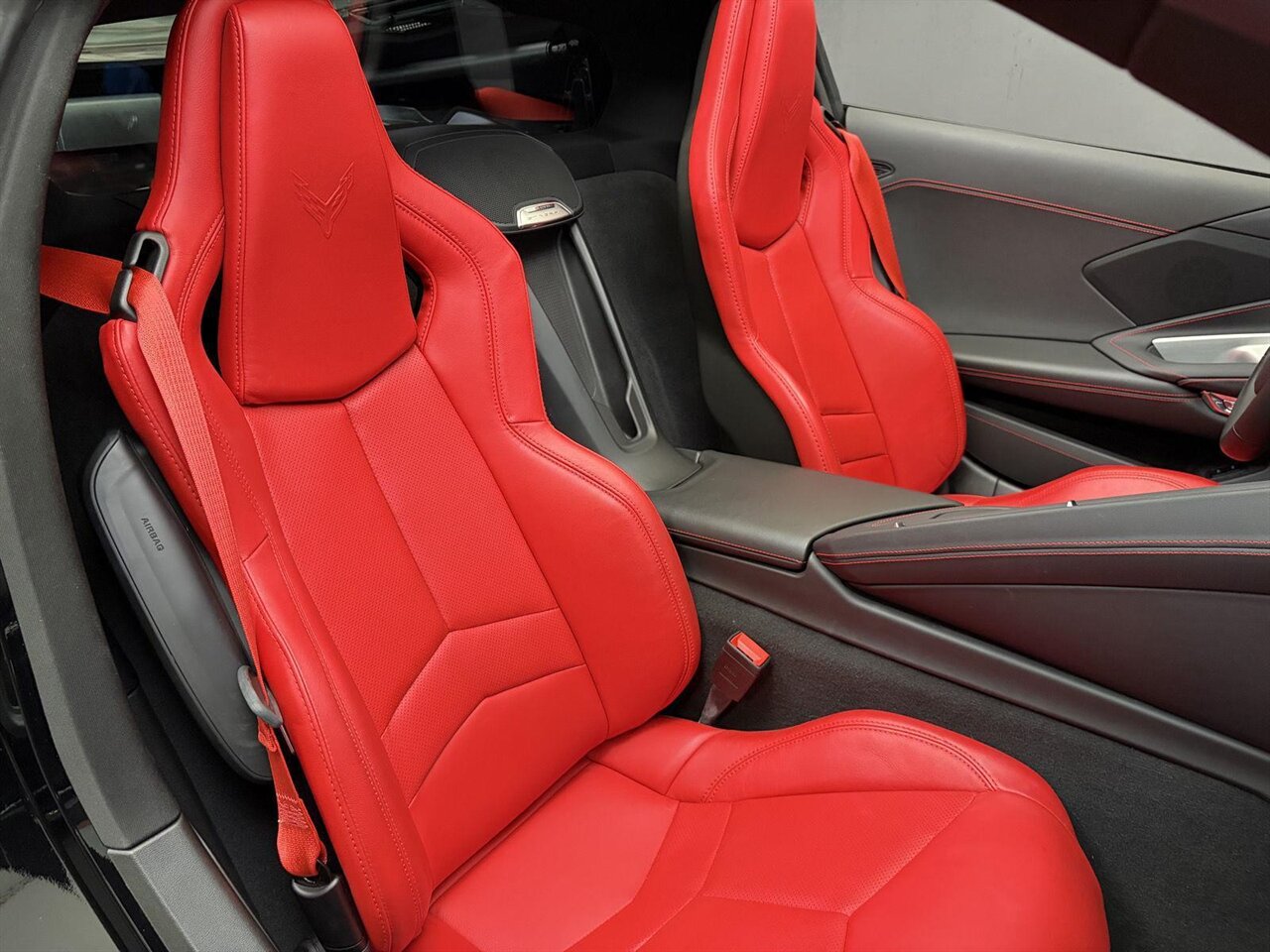 2021 Chevrolet Corvette Stingray  One Owner Low Miles - Photo 30 - Victorville, CA 92392