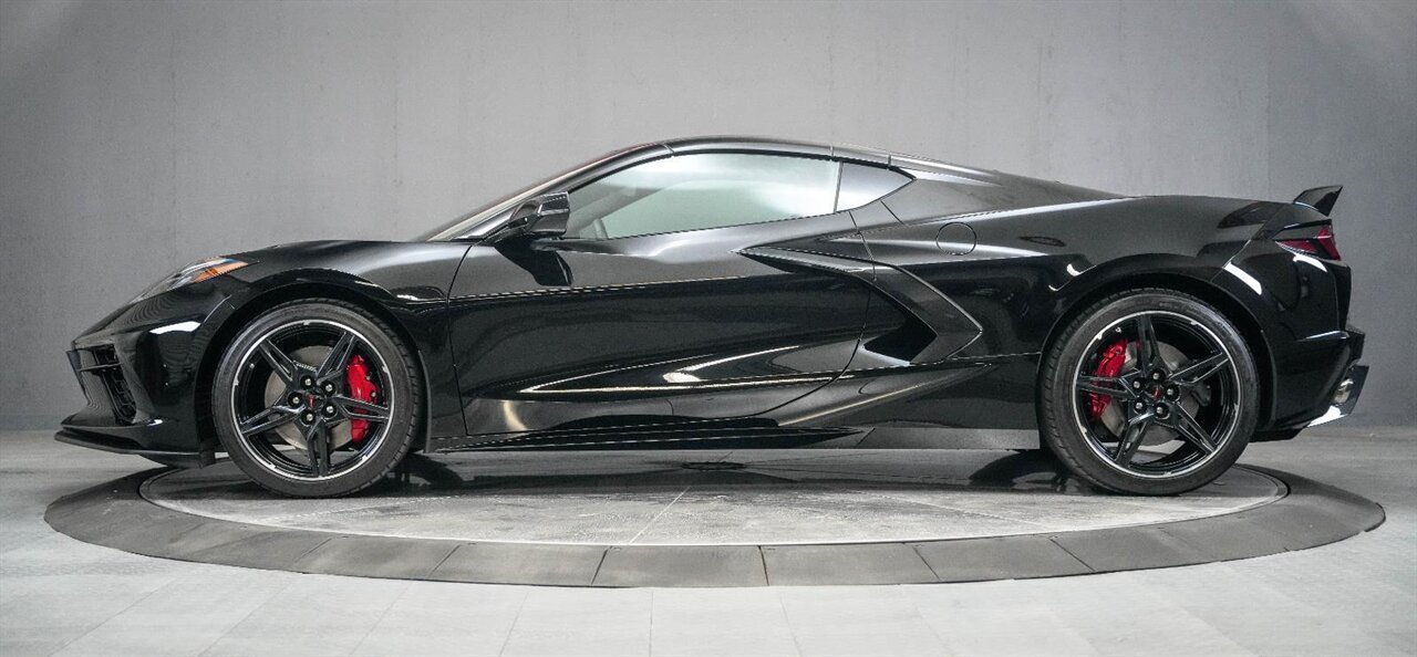 2021 Chevrolet Corvette Stingray  One Owner Low Miles - Photo 10 - Victorville, CA 92392