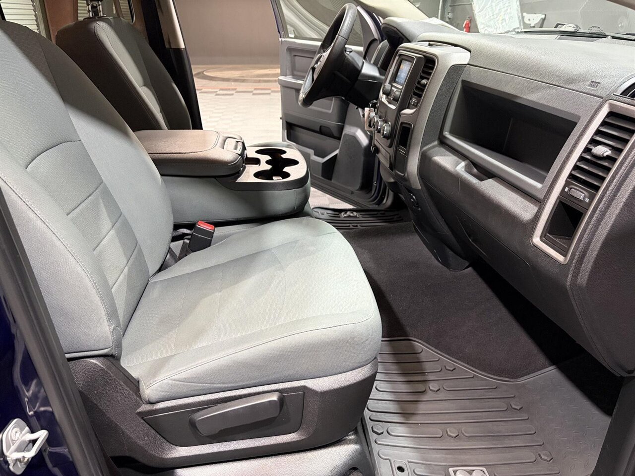 2018 RAM 1500 Tradesman - Photo 17 - Victorville, CA 92392