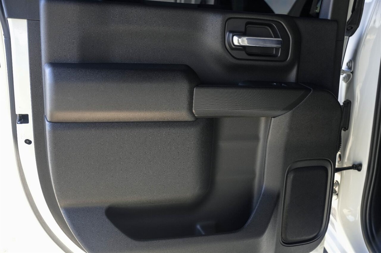 2021 Chevrolet Silverado 2500HD LT - Photo 29 - Victorville, CA 92392