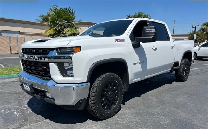 2021 Chevrolet Silverado 2500HD LT - Photo 1 - Victorville, CA 92392