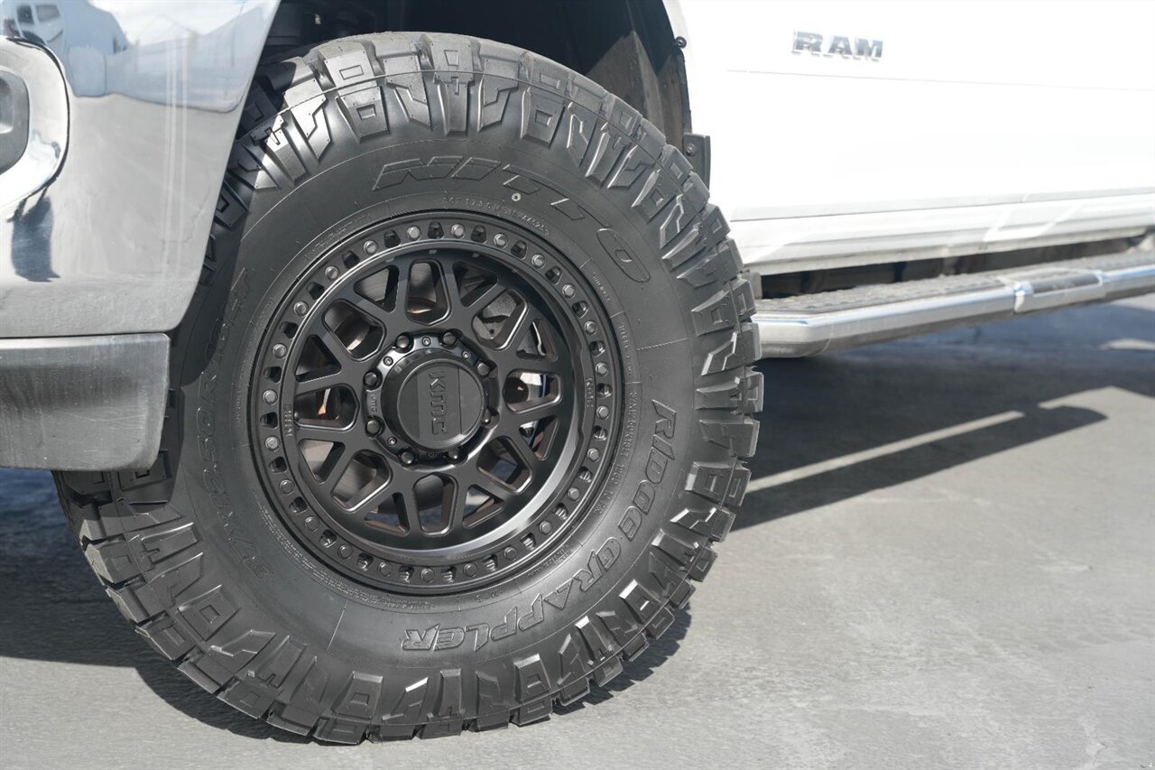 2023 RAM 2500 Big Horn  Level Kit - KMC Wheels - Nitto Tires - Photo 6 - Victorville, CA 92392