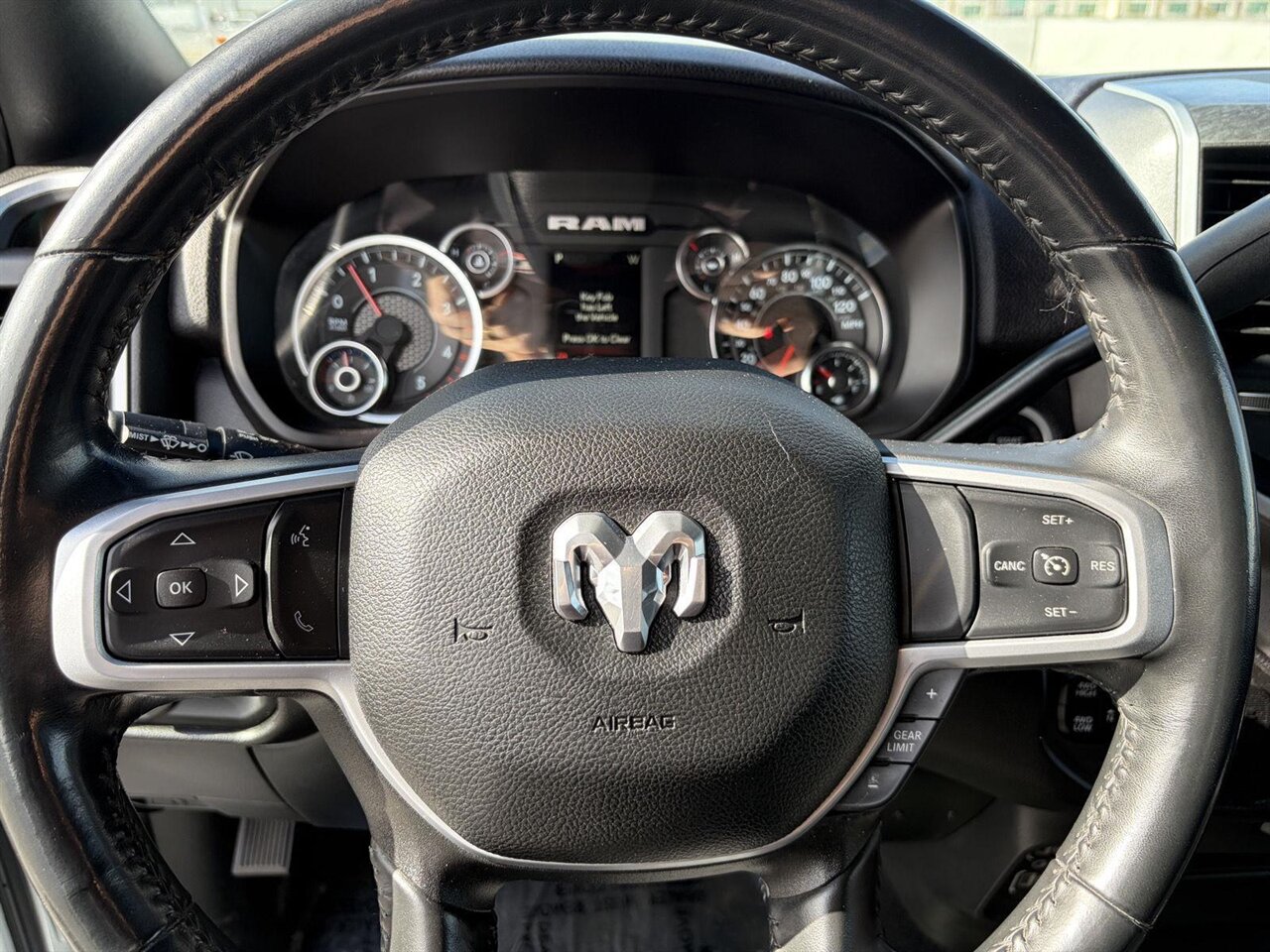 2023 RAM 2500 Big Horn   - Photo 12 - Victorville, CA 92392