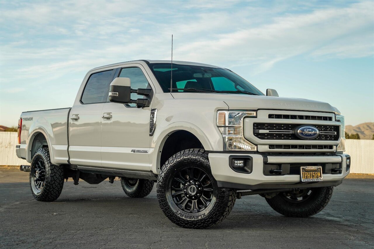 2022 Ford F-250 Super Duty Lariat   - Photo 3 - Victorville, CA 92392