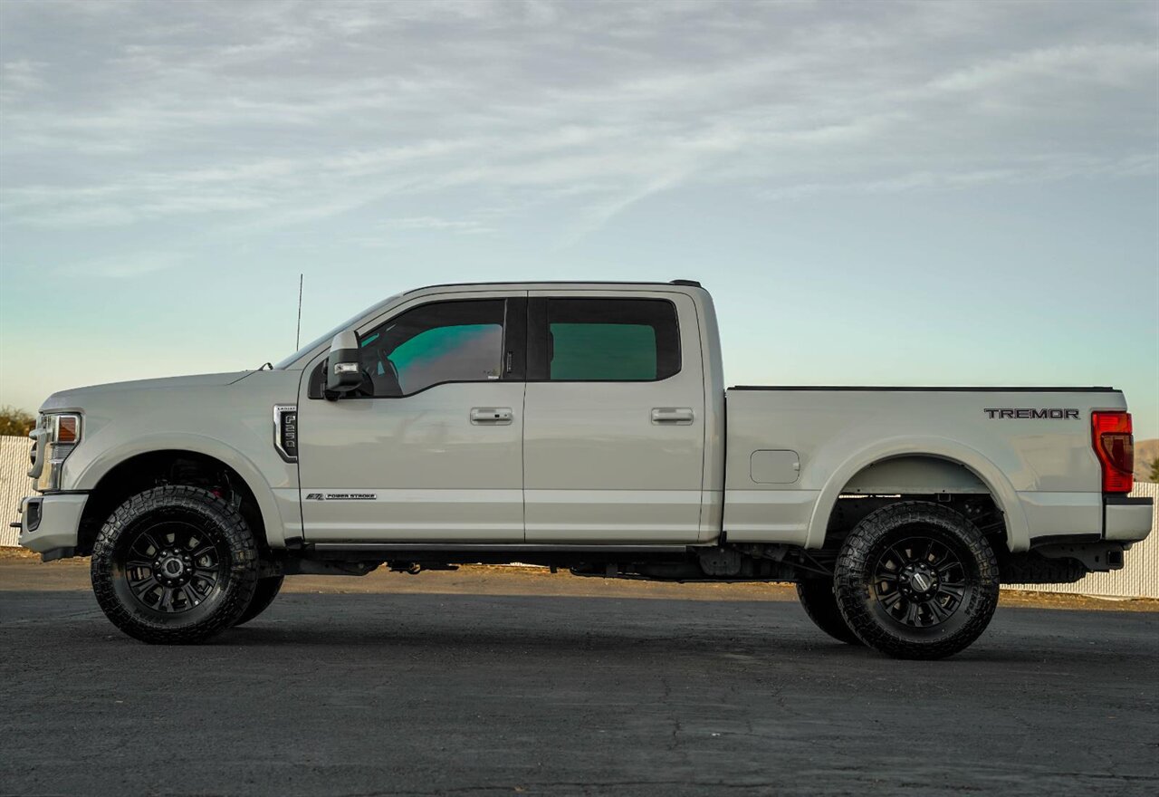 2022 Ford F-250 Super Duty Lariat   - Photo 9 - Victorville, CA 92392