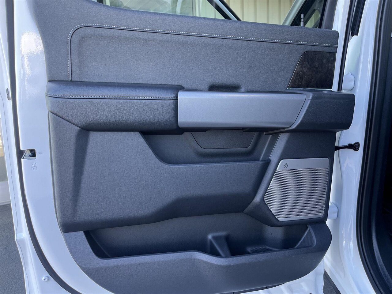 2024 Ford F-250 Super Duty Lariat   - Photo 18 - Victorville, CA 92392