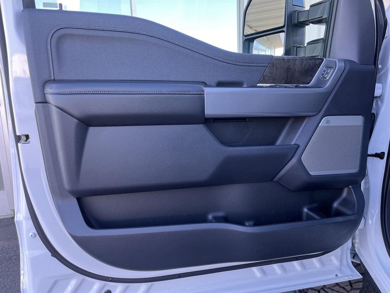 2024 Ford F-250 Super Duty Lariat   - Photo 15 - Victorville, CA 92392