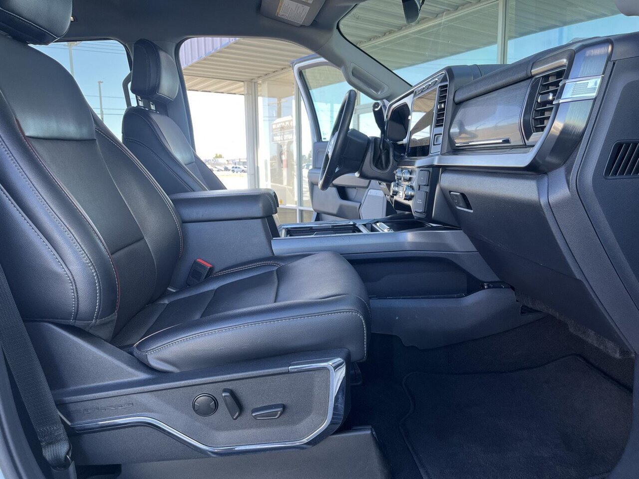 2024 Ford F-250 Super Duty Lariat   - Photo 23 - Victorville, CA 92392