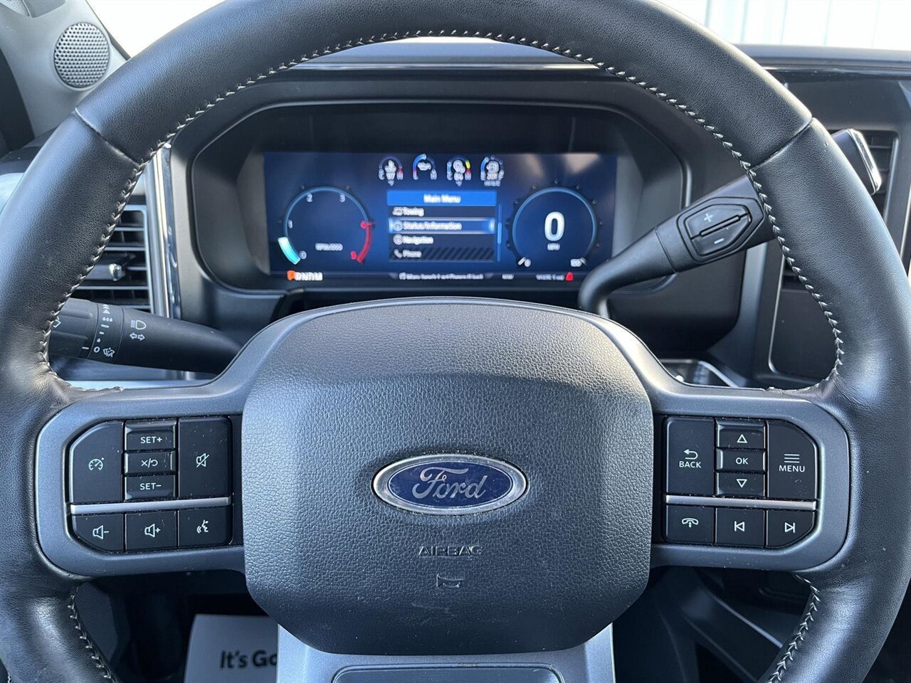 2024 Ford F-250 Super Duty Lariat   - Photo 11 - Victorville, CA 92392