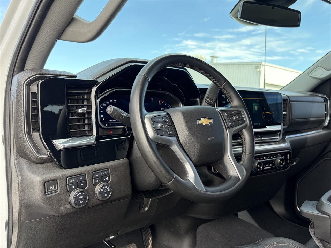 2024 Chevrolet Silverado 2500HD LTZ   - Photo 17 - Victorville, CA 92392