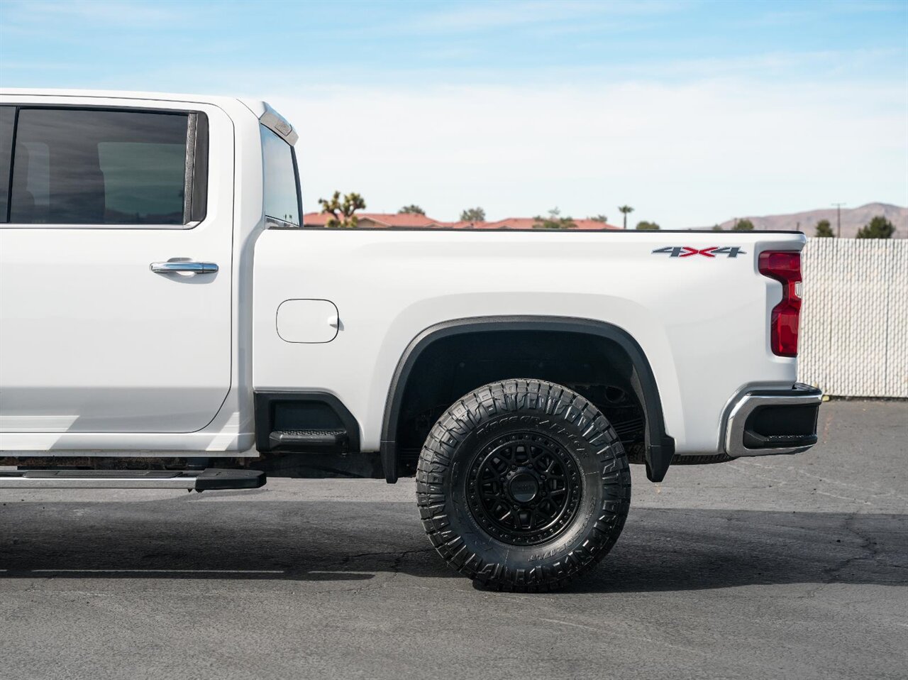 2024 Chevrolet Silverado 2500HD LTZ   - Photo 5 - Victorville, CA 92392