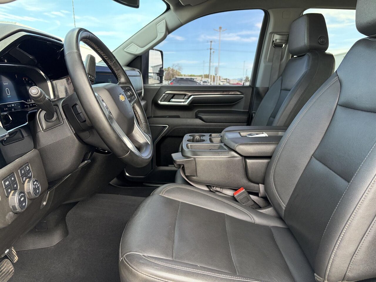 2024 Chevrolet Silverado 2500HD LTZ   - Photo 17 - Victorville, CA 92392