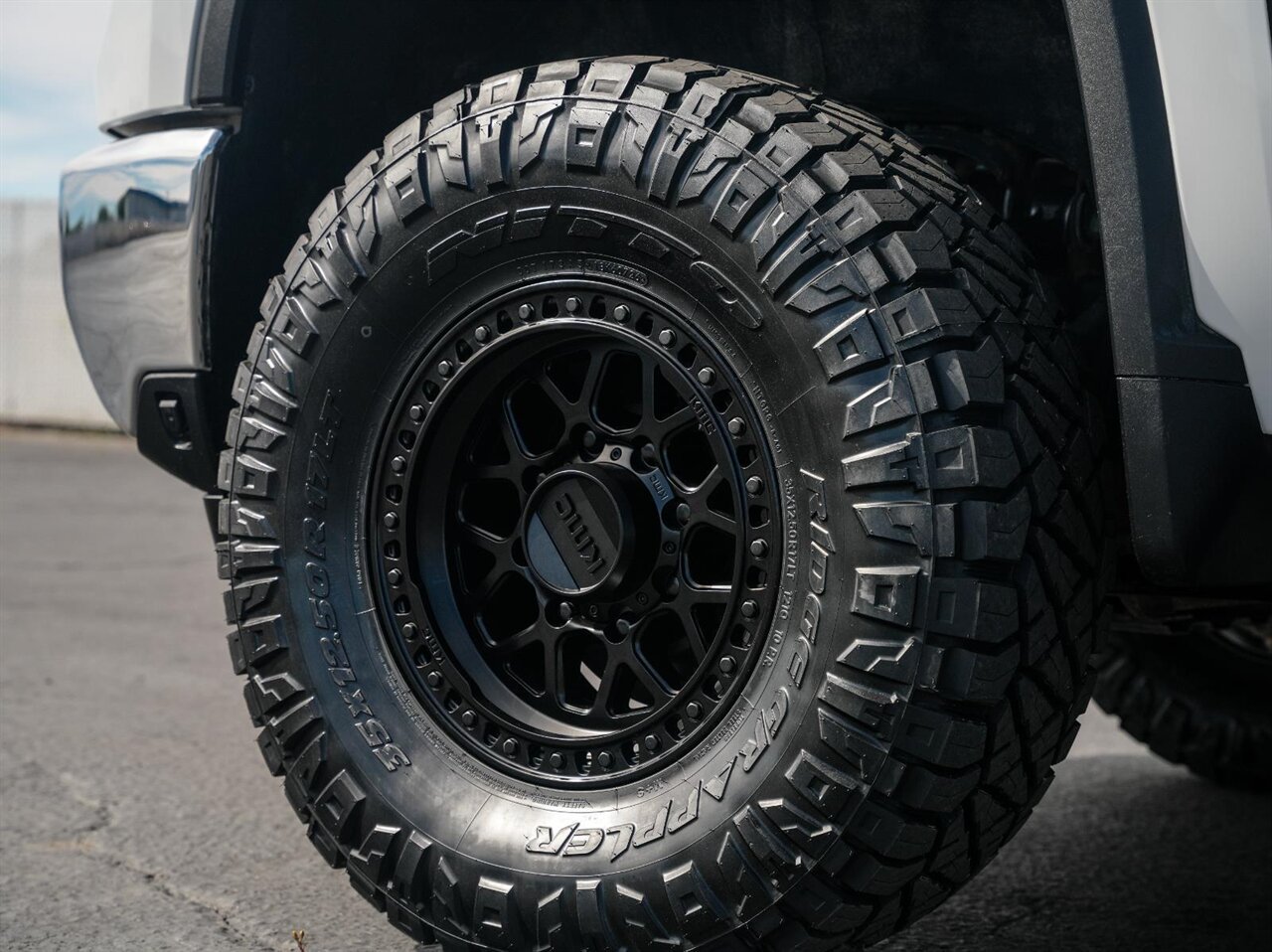 2024 Chevrolet Silverado 2500HD LTZ   - Photo 7 - Victorville, CA 92392