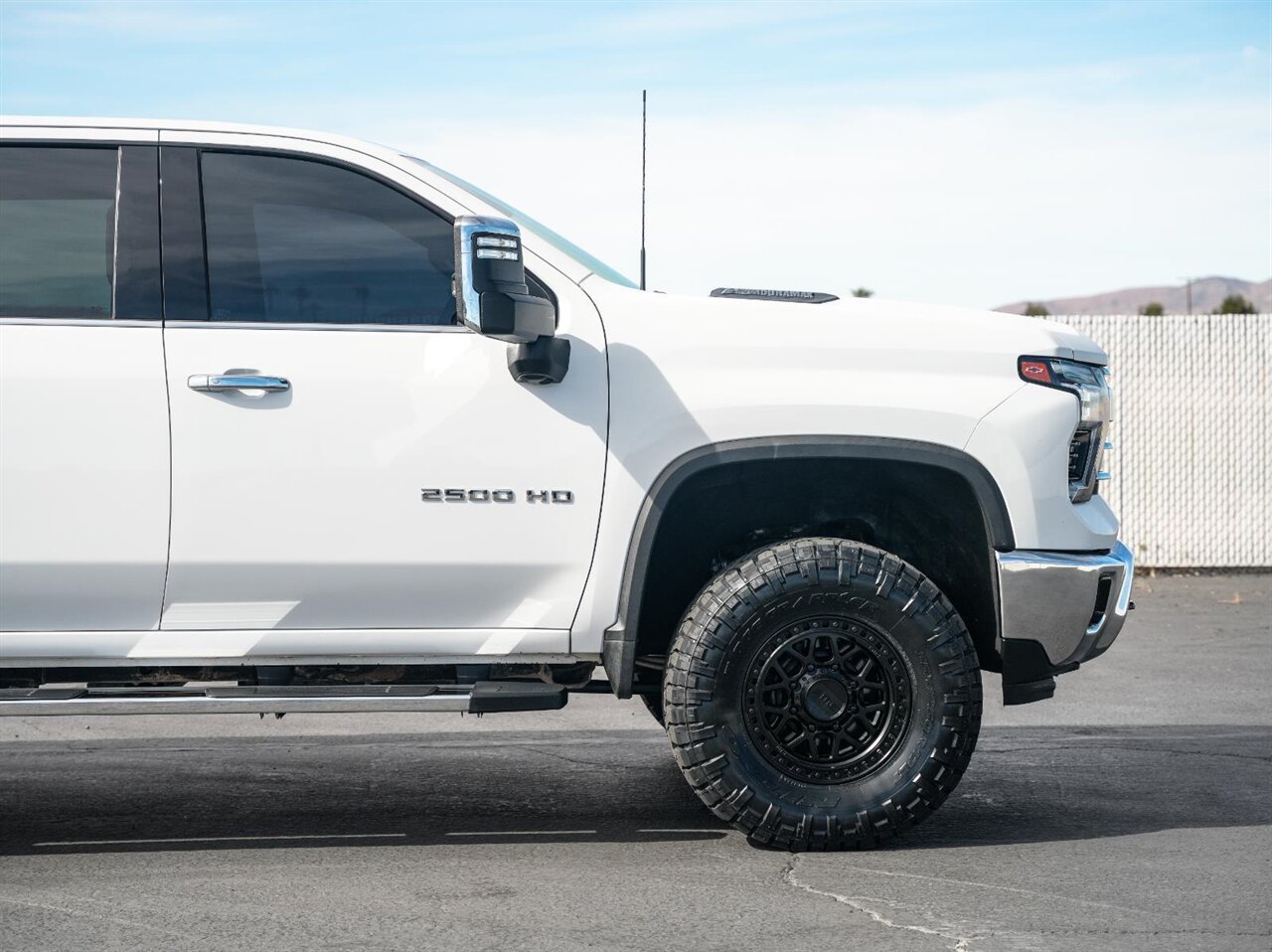 2024 Chevrolet Silverado 2500HD LTZ   - Photo 13 - Victorville, CA 92392