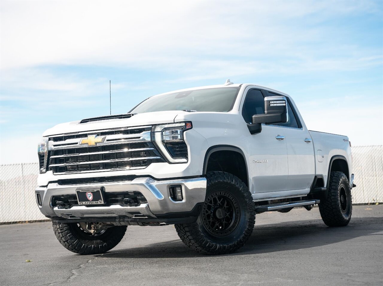 2024 Chevrolet Silverado 2500HD LTZ   - Photo 10 - Victorville, CA 92392
