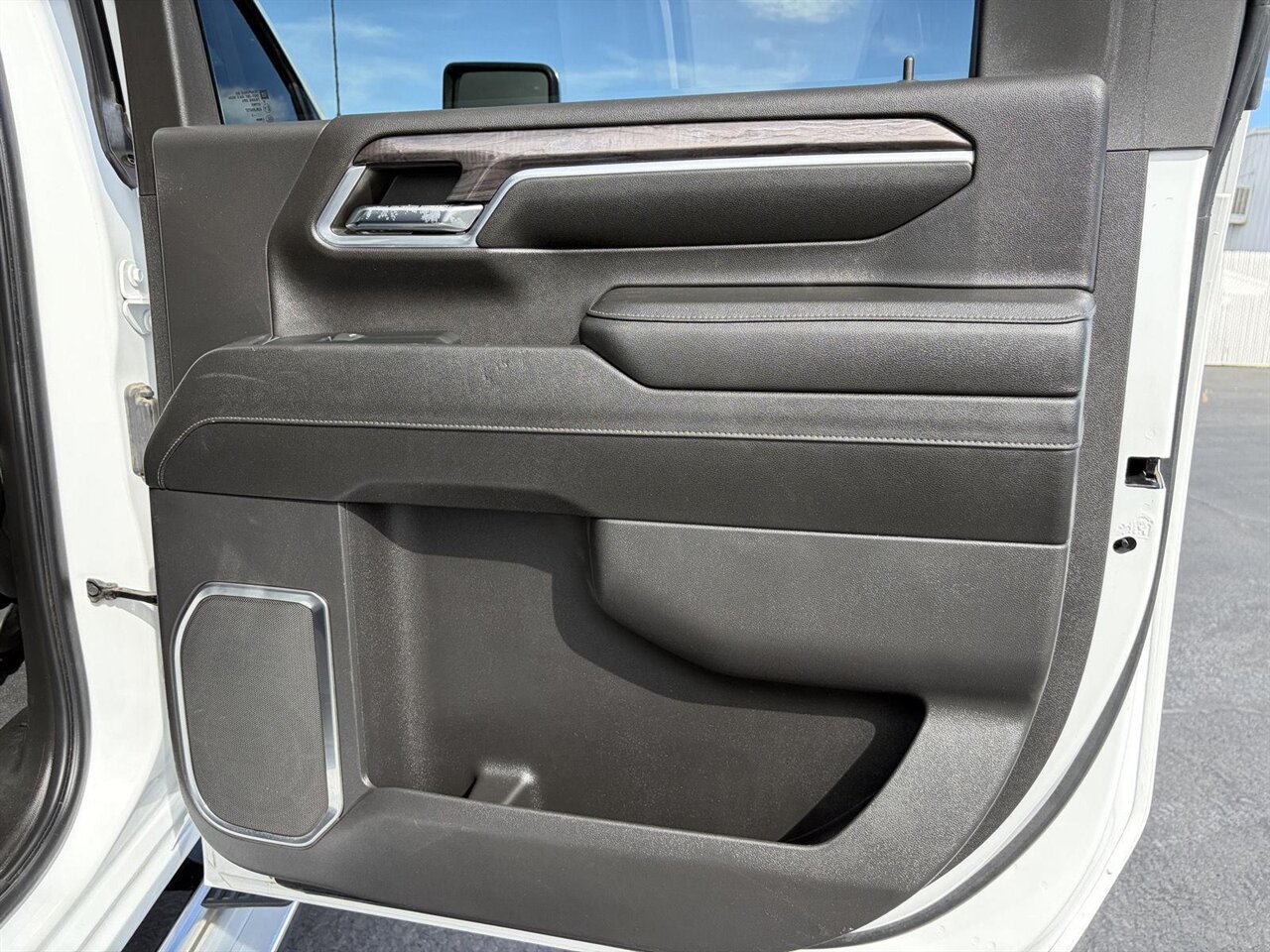 2024 Chevrolet Silverado 2500HD LTZ   - Photo 27 - Victorville, CA 92392