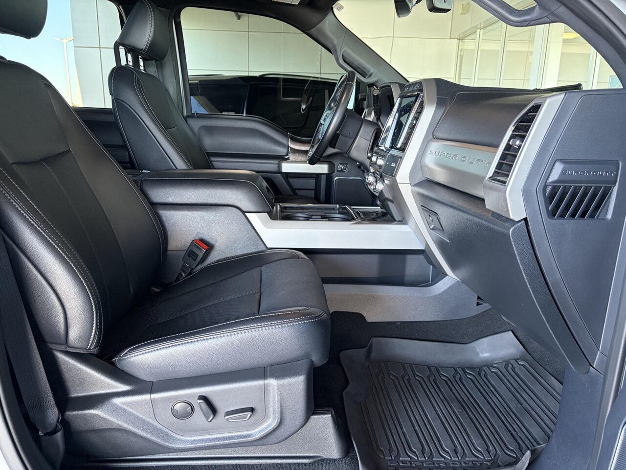 2022 Ford F-250 Super Duty Lariat   - Photo 32 - Victorville, CA 92392