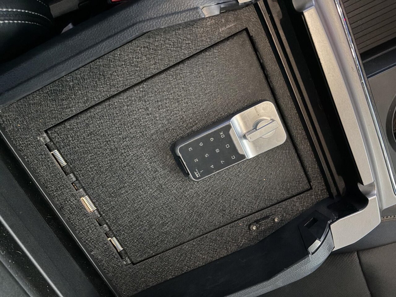 2022 Ford F-250 Super Duty Lariat   - Photo 25 - Victorville, CA 92392