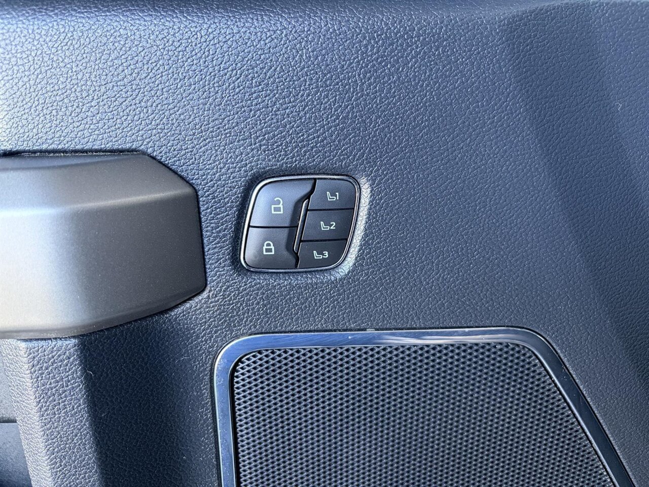 2022 Ford F-250 Super Duty Lariat   - Photo 17 - Victorville, CA 92392