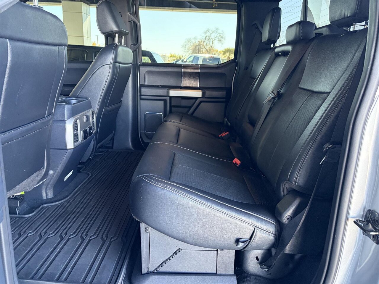 2022 Ford F-250 Super Duty Lariat   - Photo 29 - Victorville, CA 92392