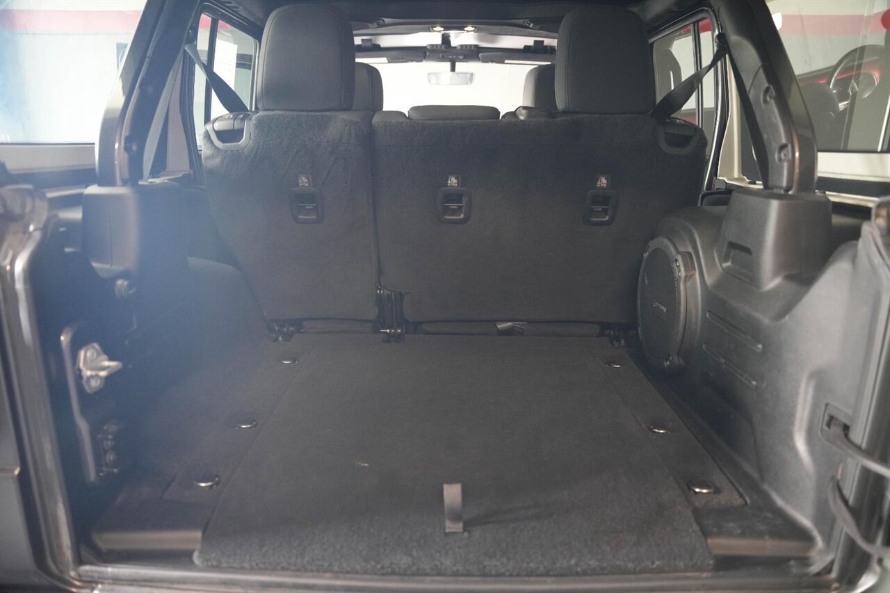 2019 Jeep Wrangler Unlimited Rubicon   - Photo 29 - Victorville, CA 92392