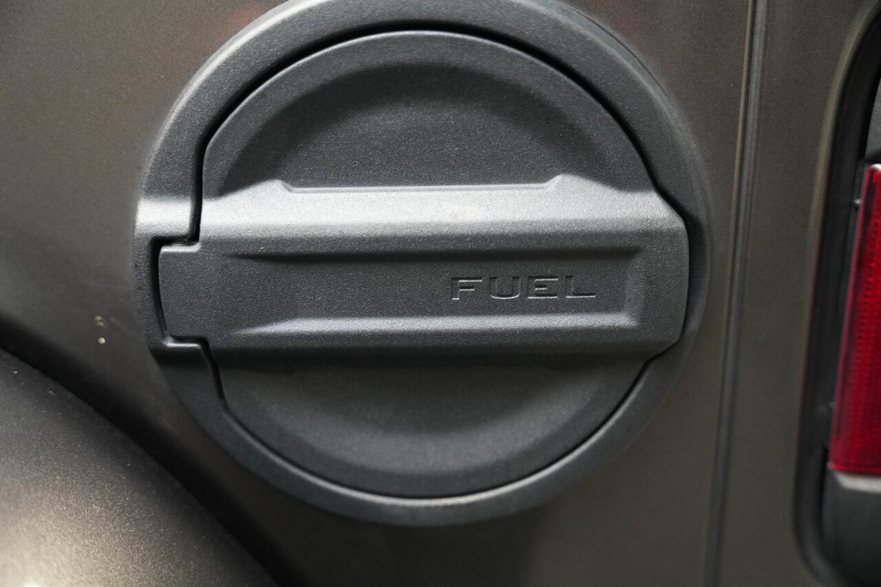 2019 Jeep Wrangler Unlimited Rubicon   - Photo 15 - Victorville, CA 92392