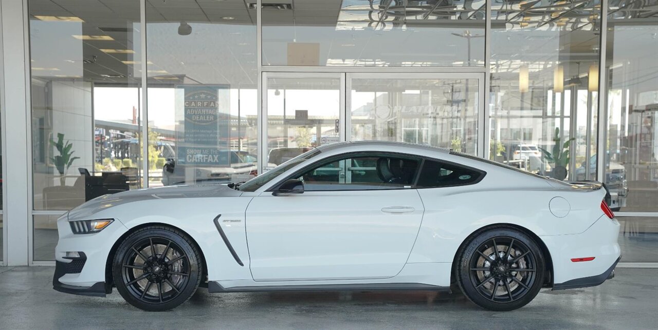 2016 Ford Mustang Shelby GT350   - Photo 10 - Victorville, CA 92392