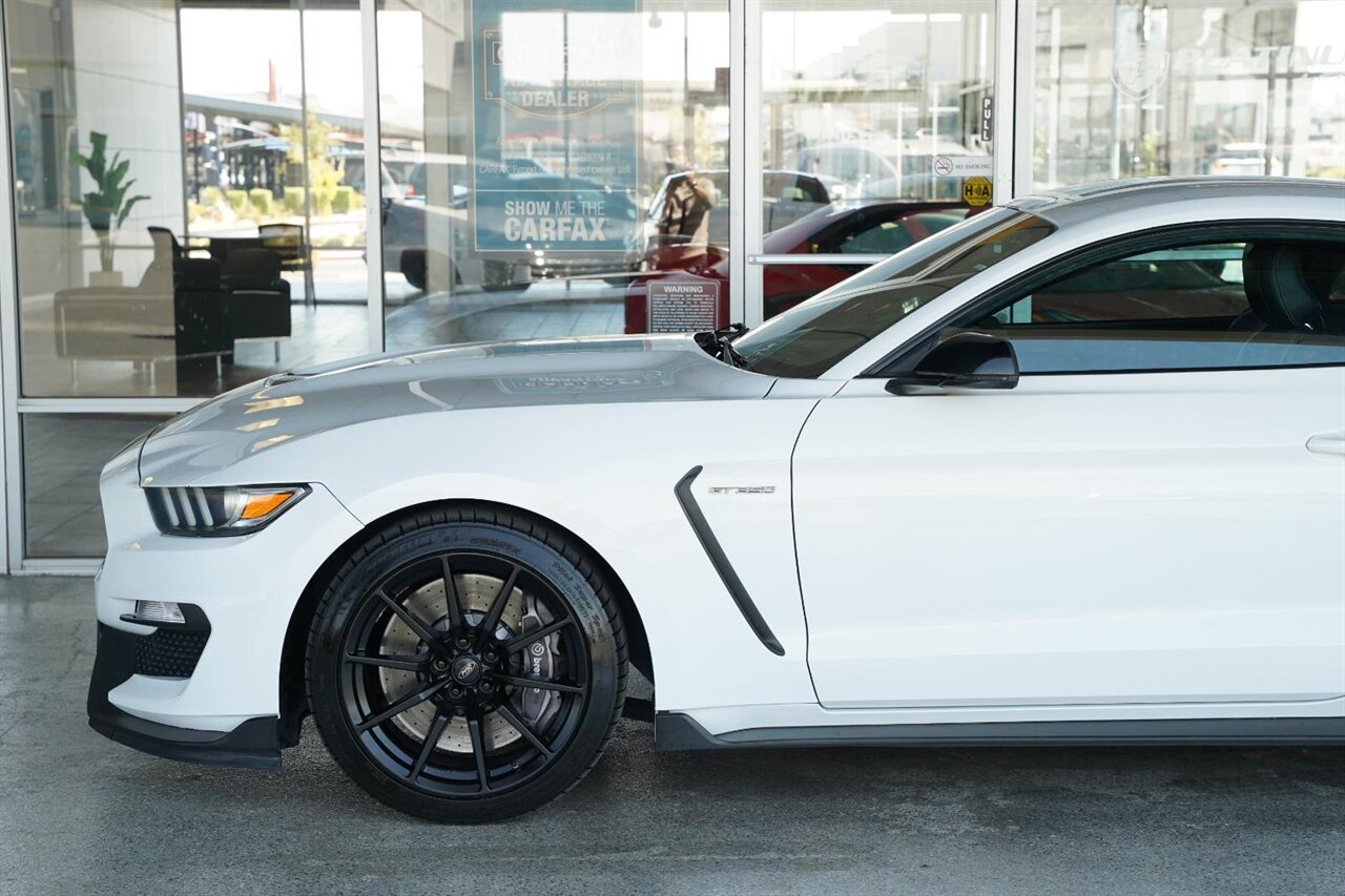 2016 Ford Mustang Shelby GT350   - Photo 11 - Victorville, CA 92392