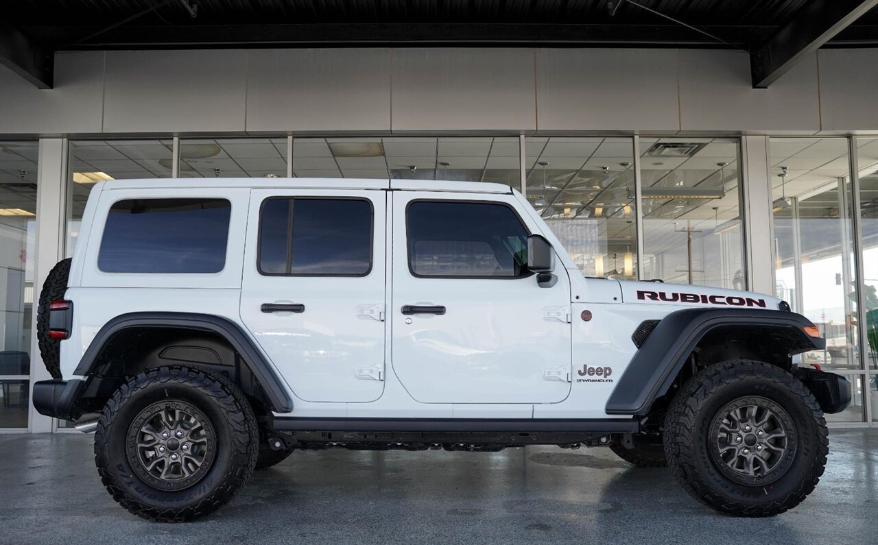 2024 Jeep Wrangler Rubicon   - Photo 10 - Victorville, CA 92392