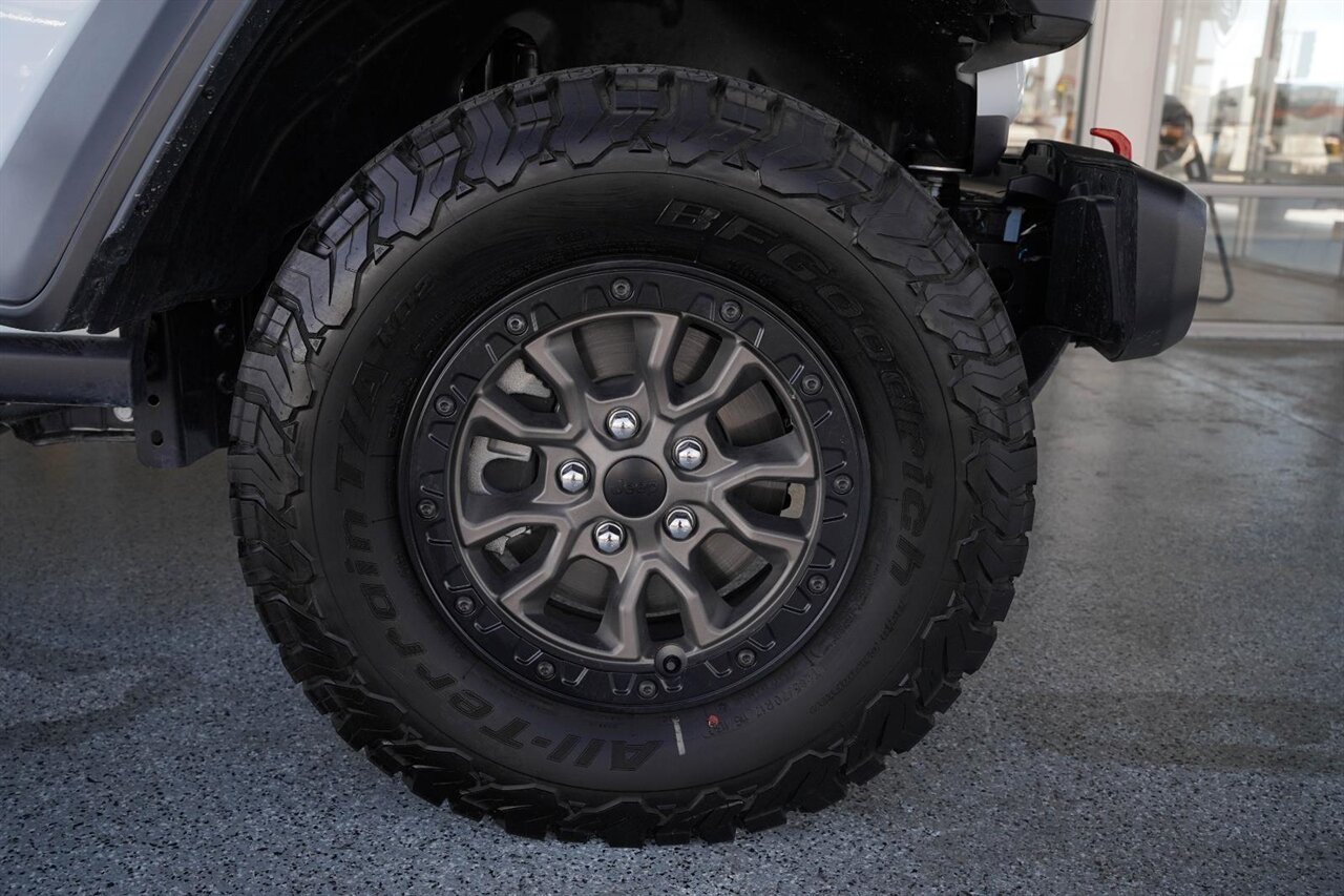 2024 Jeep Wrangler Rubicon   - Photo 13 - Victorville, CA 92392