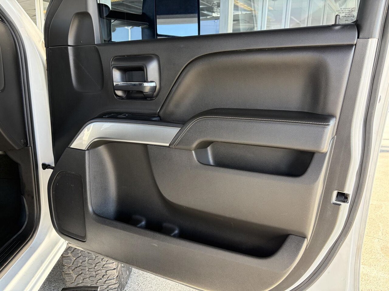 2014 Chevrolet Silverado 1500 LT Lifted Amp Steps - Photo 21 - Victorville, CA 92392