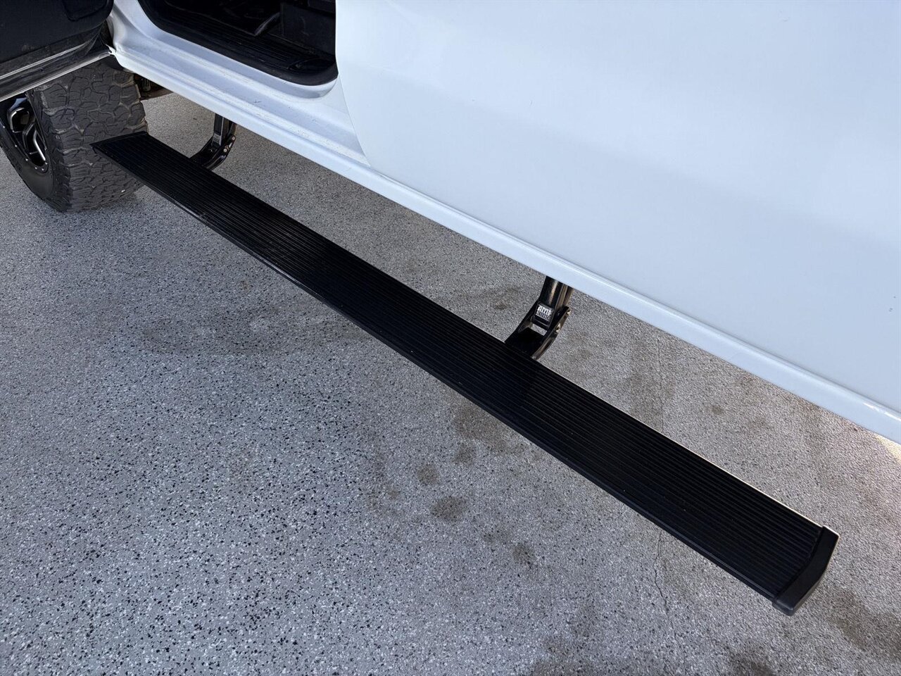 2014 Chevrolet Silverado 1500 LT Lifted Amp Steps - Photo 4 - Victorville, CA 92392