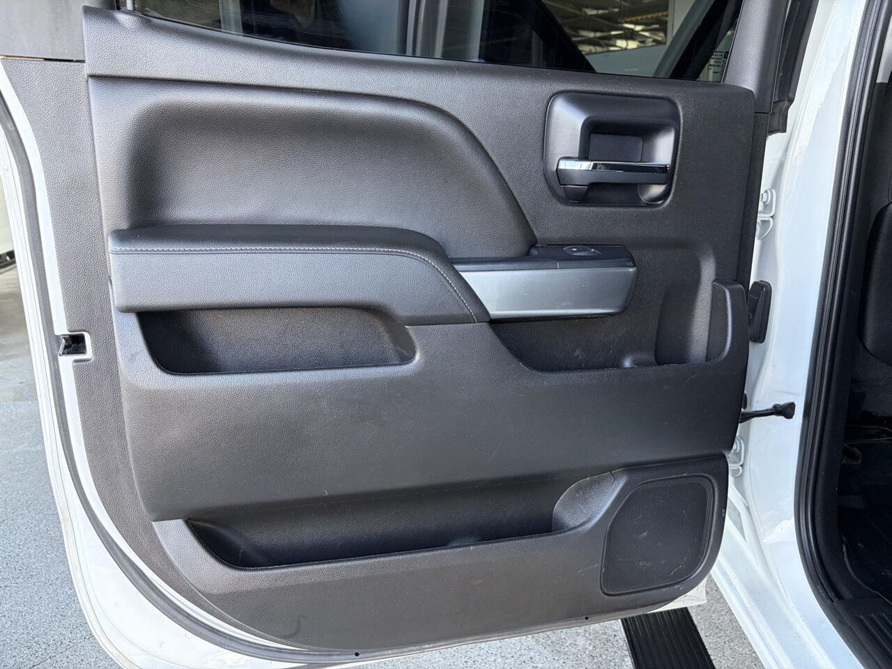 2014 Chevrolet Silverado 1500 LT Lifted Amp Steps - Photo 16 - Victorville, CA 92392