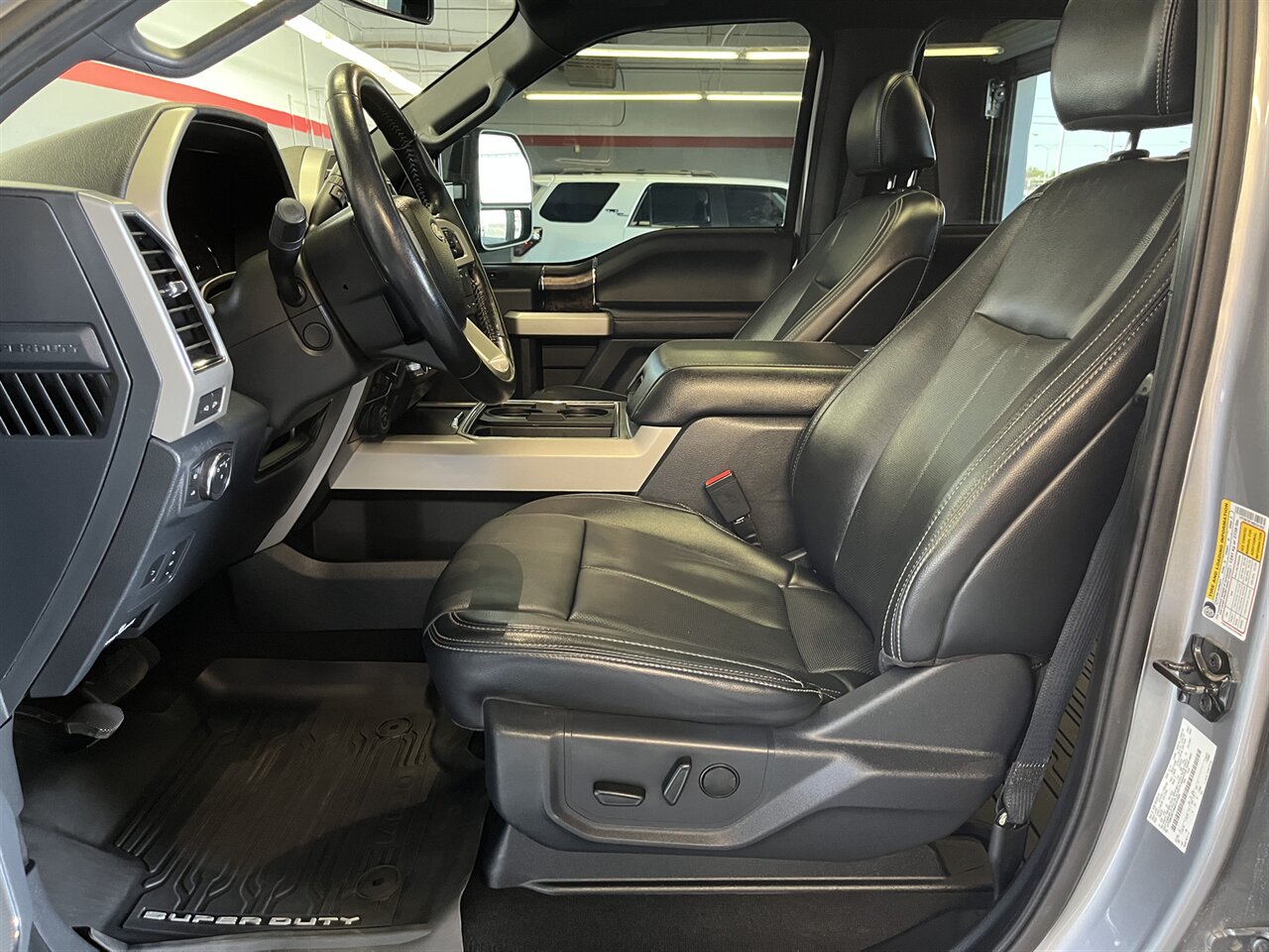 2022 Ford F-250 Lariat Tremor 4x4 | Clean Carfax | California Owned - Photo 2 - Victorville, CA 92392