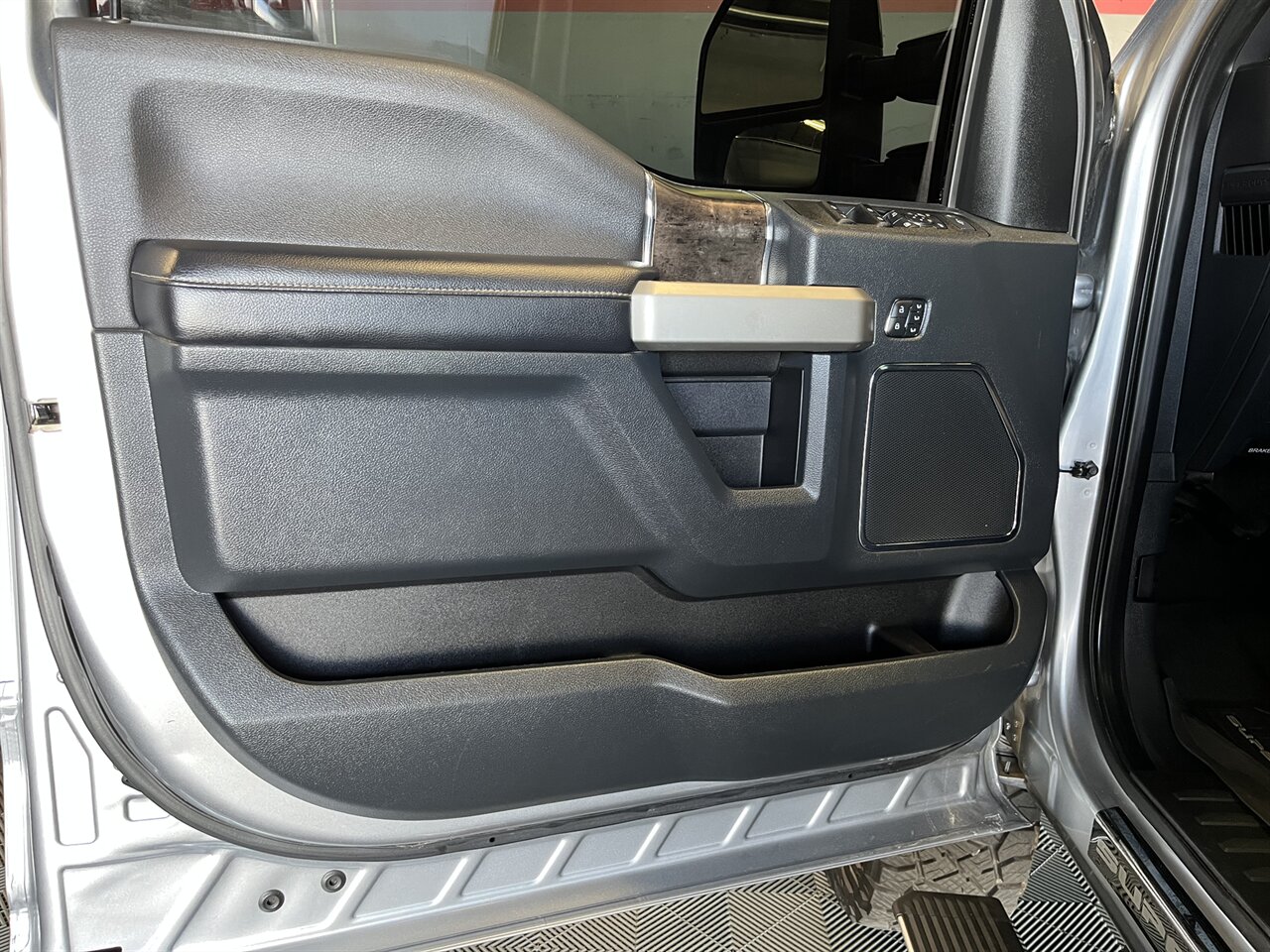 2022 Ford F-250 Lariat Tremor 4x4 | Clean Carfax | California Owned - Photo 16 - Victorville, CA 92392