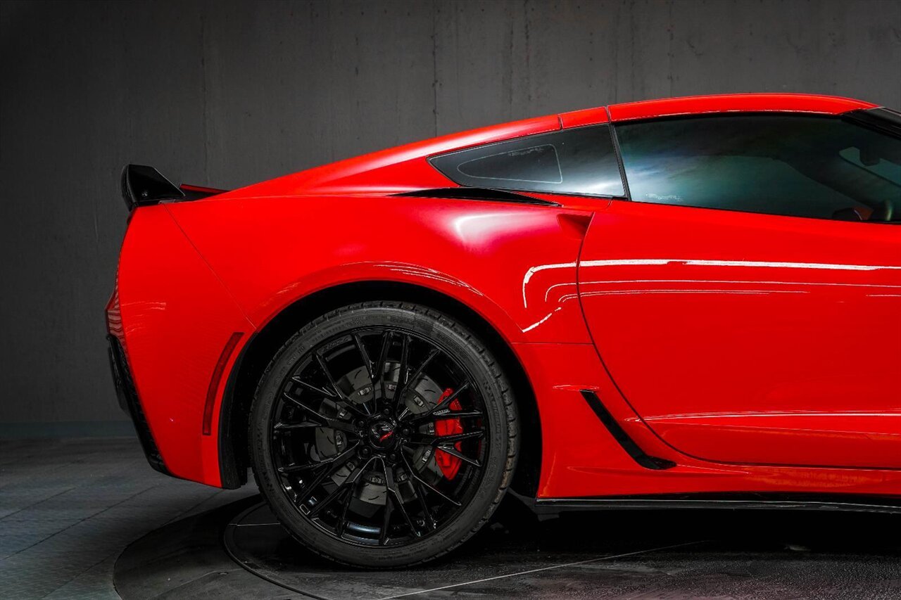 2019 Chevrolet Corvette Z06   - Photo 7 - Victorville, CA 92392