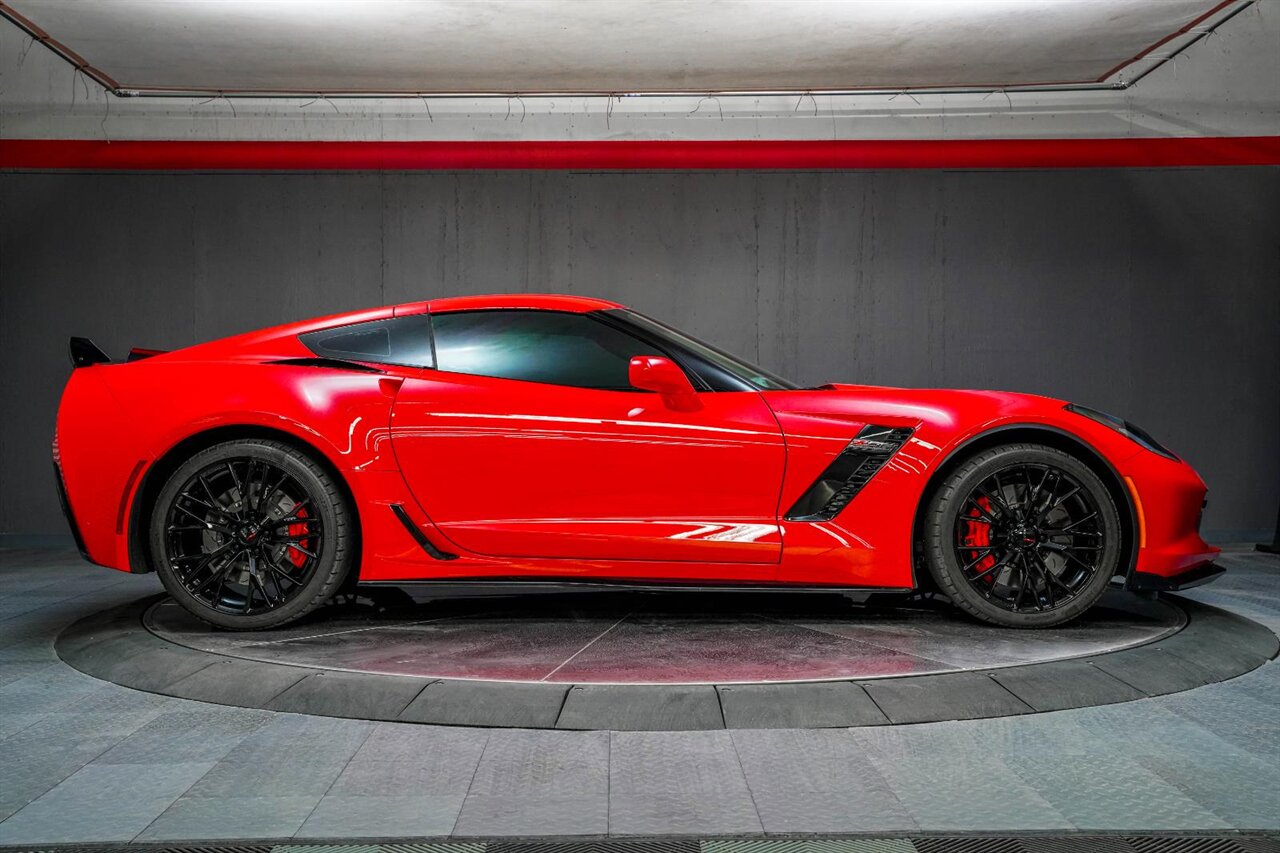 2019 Chevrolet Corvette Z06   - Photo 4 - Victorville, CA 92392