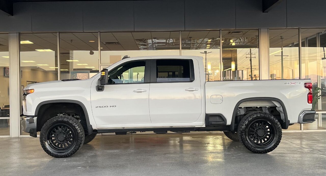 2021 Chevrolet Silverado 2500HD LT   - Photo 15 - Victorville, CA 92392