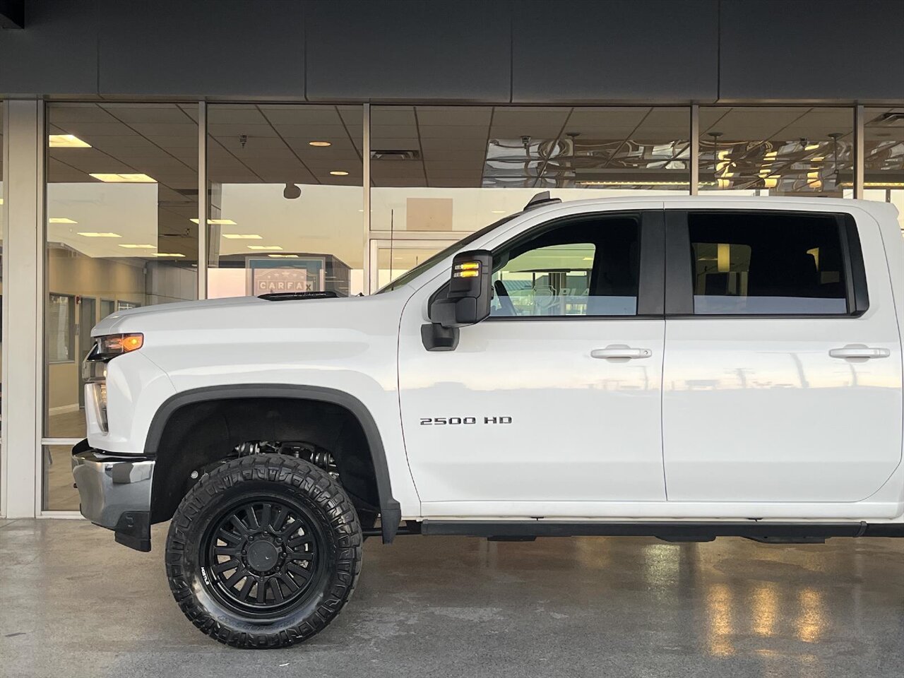 2021 Chevrolet Silverado 2500HD LT   - Photo 16 - Victorville, CA 92392